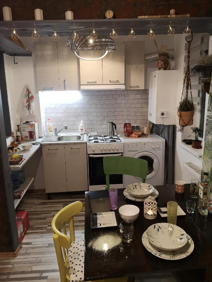 דירות Vălenii de Munte Little Modern Folk Apt מראה חיצוני תמונה